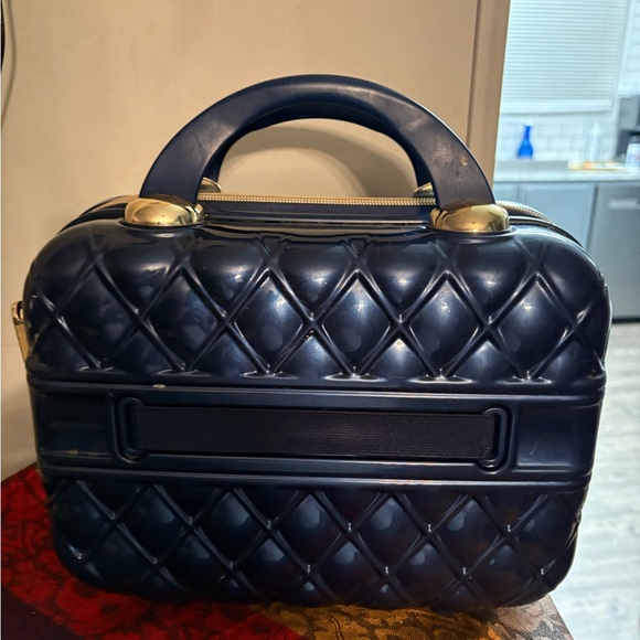 MARCY MCKENNA Handbags - NAVY BLUE MARCY MCKENNA THE JET‎ SETTER COLLECTION BEAUTY CASE